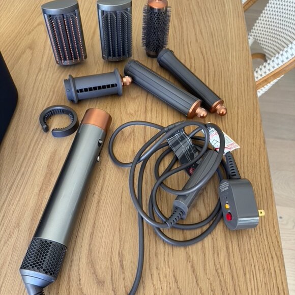 Dyson Airwrap - Picture 5 of 12